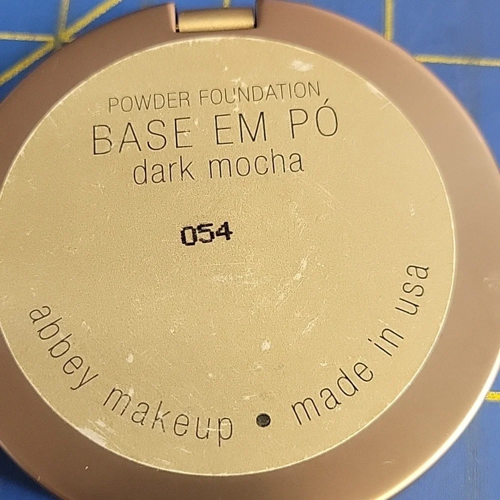 Abbey Makeup Compact Base Em Po Dark Mocha 054 Powder Foundation